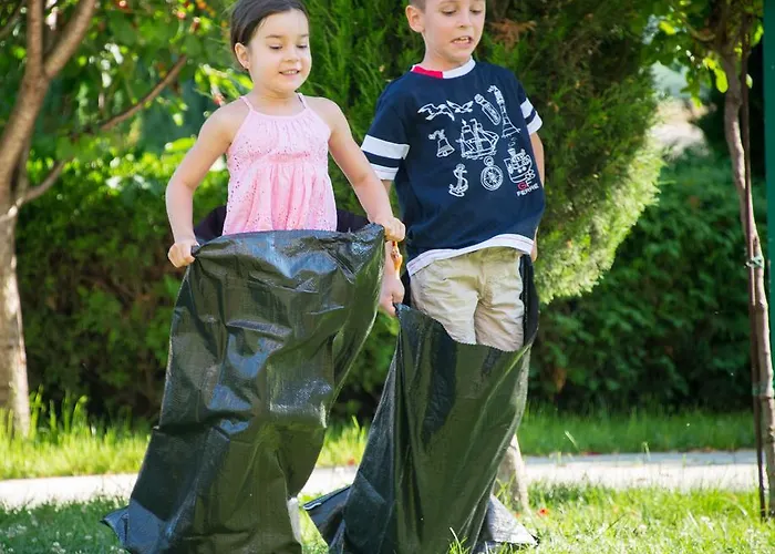 Ξενοδοχείο με διαμερίσματα Apolonia Palace 4*