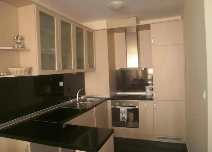 Apolonia Palace Apartmanhotel