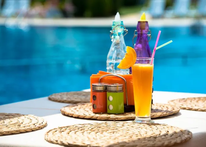 аполония палас 4*