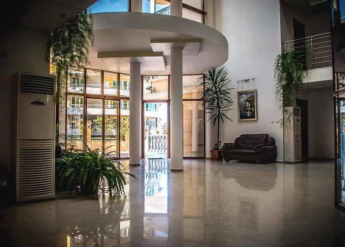 аполония палас