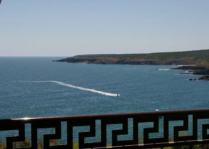 Apolonia Palace Apartmanhotel 4*